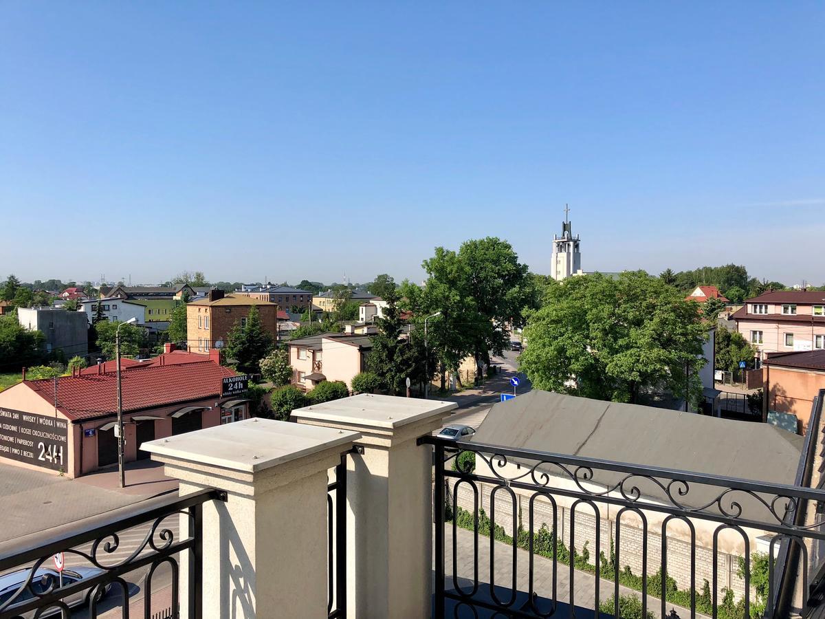 Hotel Mansor Ząbki Buitenkant foto